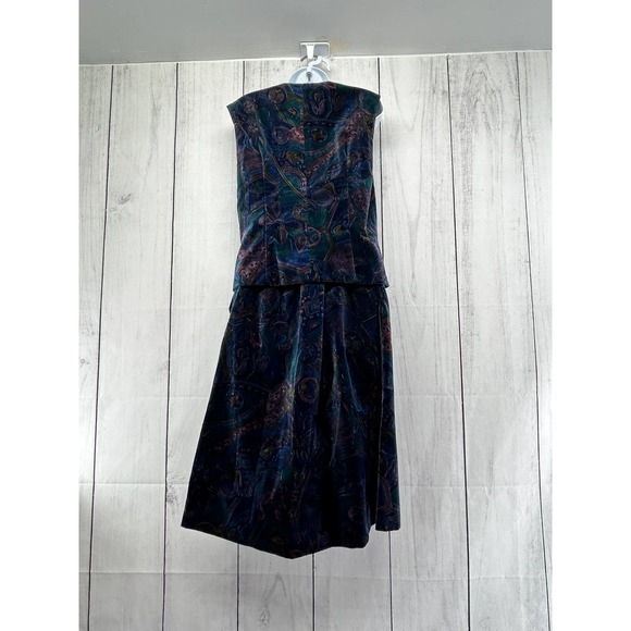 Nobrand Vintage 60's - 70's Matching Velvet Floral Skirt and Vest Set - Picture 8 of 10
